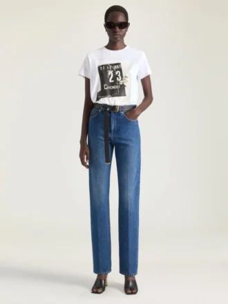 Blugi cu croială dreaptă