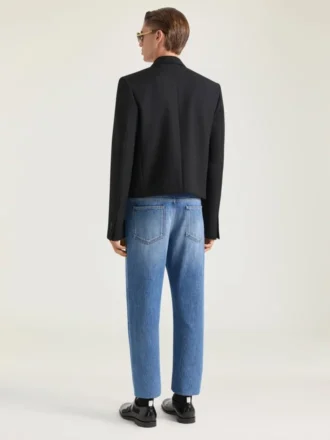 Jachetă scurtă, cu un singur rând de nasturi, din lână, cu ornamente