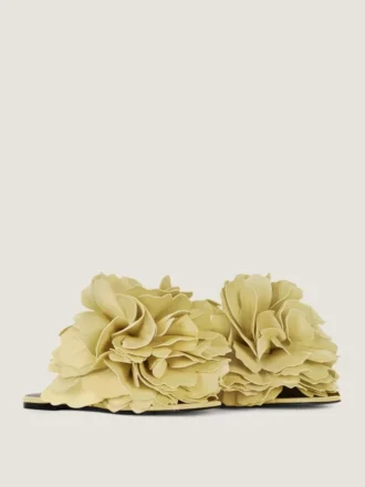 mule plate boudoir din piele cu petale de trandafir 1 2 330x440 - Mule plate Boudoir din piele cu petale de trandafir