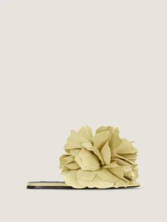 mule plate boudoir din piele cu petale de trandafir 2 2 330x440 - Mule plate Boudoir din piele cu petale de trandafir