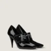 Pantofi cu toc înalt din piele lăcuită, cu linie pătrată decupată și bandă Givenchy Pantofi cu toc înalt din piele lăcuită, cu linie pătrată decupată și bandă Givenchy