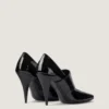 Pantofi cu toc înalt din piele lăcuită, cu linie pătrată decupată și bandă Givenchy Pantofi cu toc înalt din piele lăcuită, cu linie pătrată decupată și bandă Givenchy