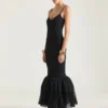 Rochie cu spate decupat și volane, din tricot fin Rochie cu spate decupat și volane, din tricot fin