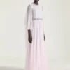 Rochie de seară drapată din șifon cu cristale și capă Rochie de seară drapată din șifon cu cristale și capă