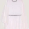 Rochie de seară drapată din șifon cu cristale și capă Rochie de seară drapată din șifon cu cristale și capă