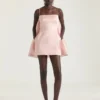 Rochie mini decupată din satin cu capă Rochie mini decupată din satin cu capă