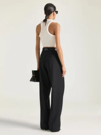 Top scurt din tricot cu perle brodate